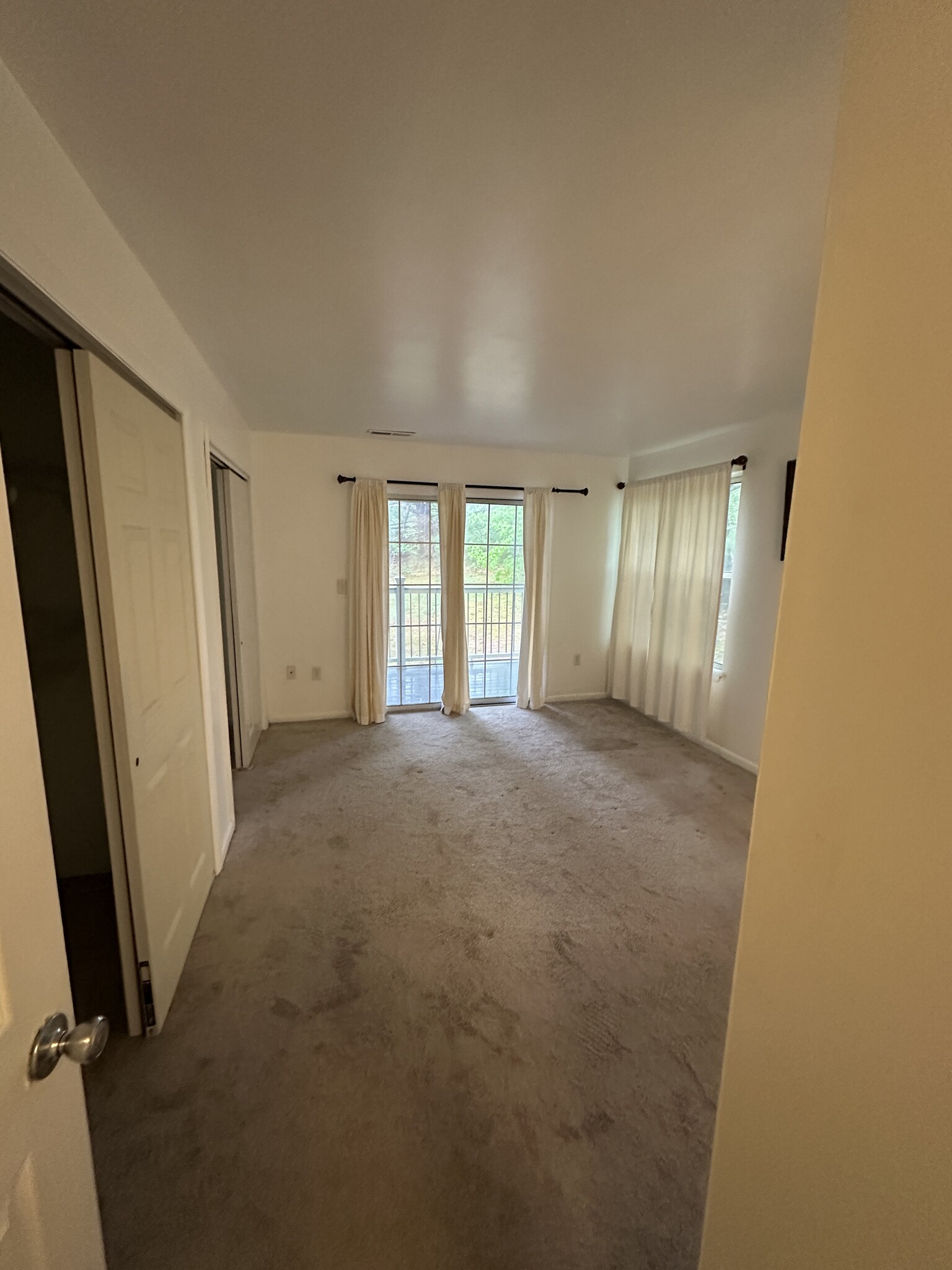 Building Photo - 101 Country Club Ct