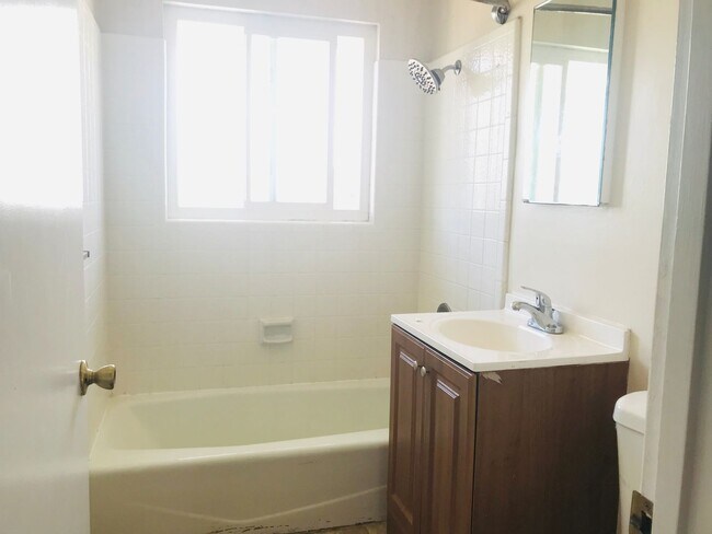 Building Photo - 1273-1279 Parkington