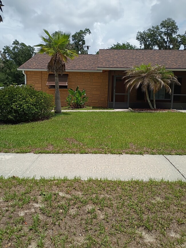 Building Photo - 6904 Mathers Ln