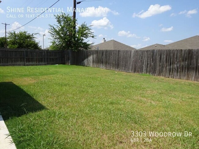 Building Photo - 3303 Woodrow Dr