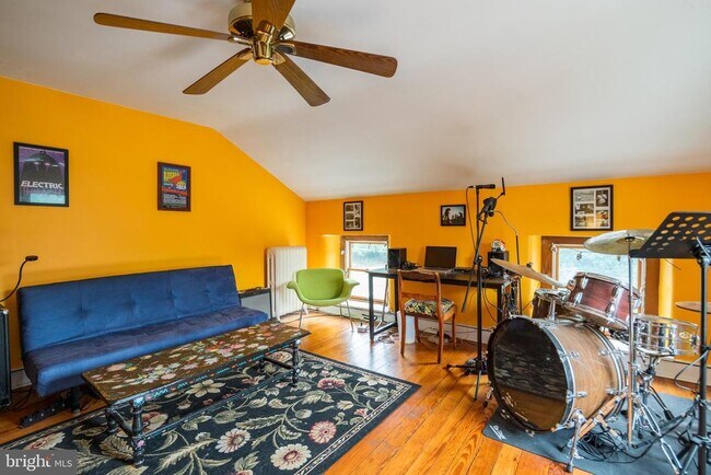 Building Photo - 6038 Wissahickon Ave