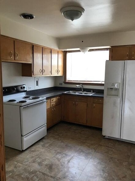 Building Photo - 4625 Davis St