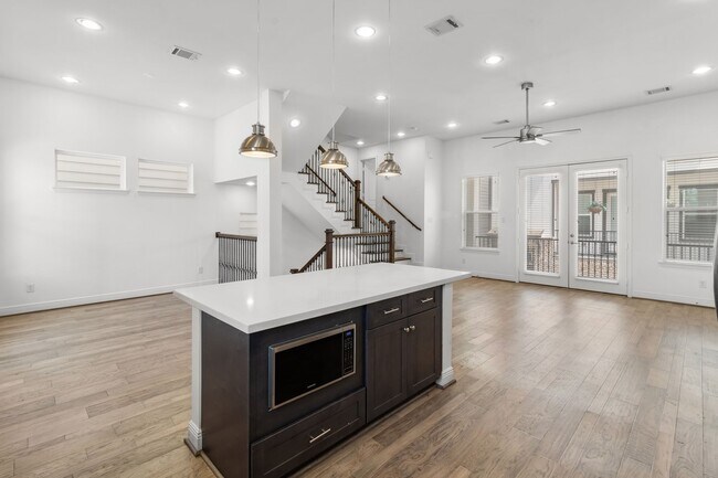 Building Photo - 2718 McGowen St