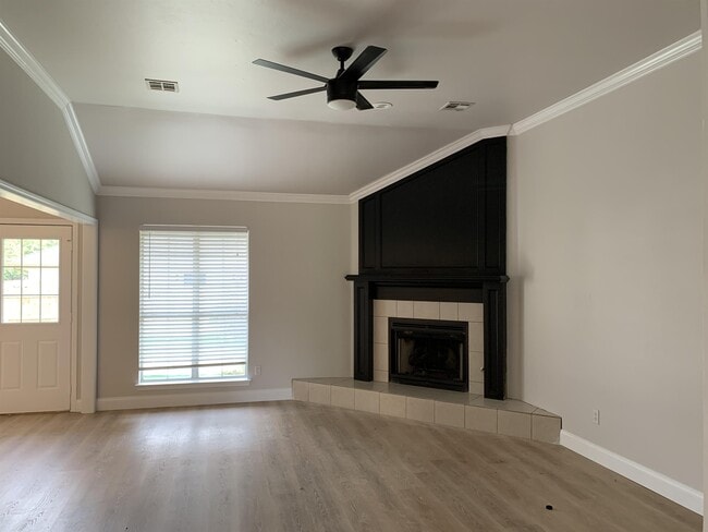 Building Photo - 401 Whitehouse Ln