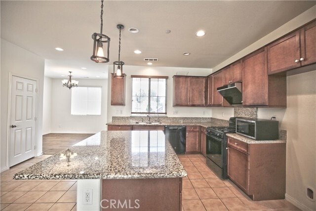 Building Photo - 735 Banyan Wy