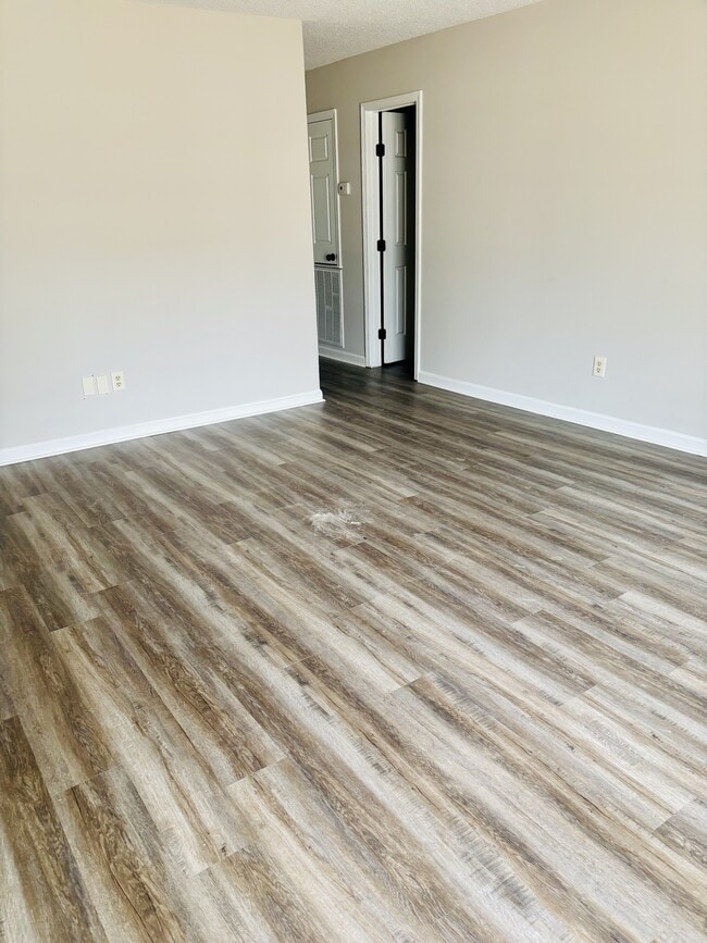 Building Photo - 219 S Jefferson St