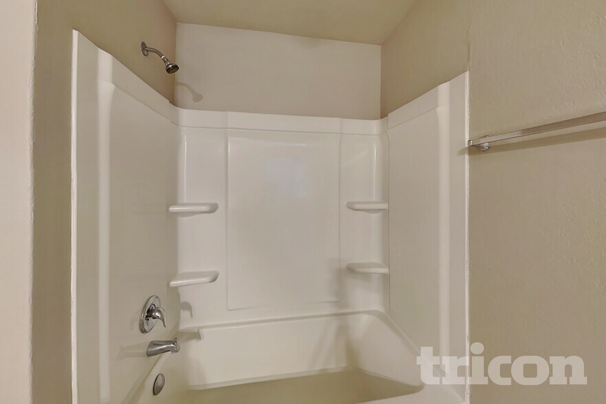 Building Photo - 8506 Amistad Cove