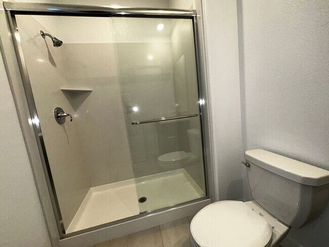 Building Photo - Beautiful 4 bedroom new home in Sierra wes...
