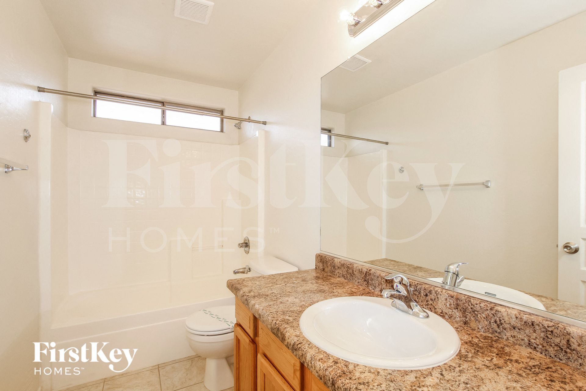 Building Photo - 5157 W Laurel Ave