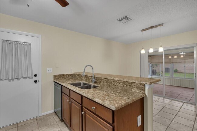 Building Photo - 10444 Kingbrook Ln