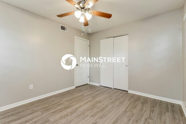 Building Photo - 4 Bedroom Pet-Friendly Home in Tampa, FL w...
