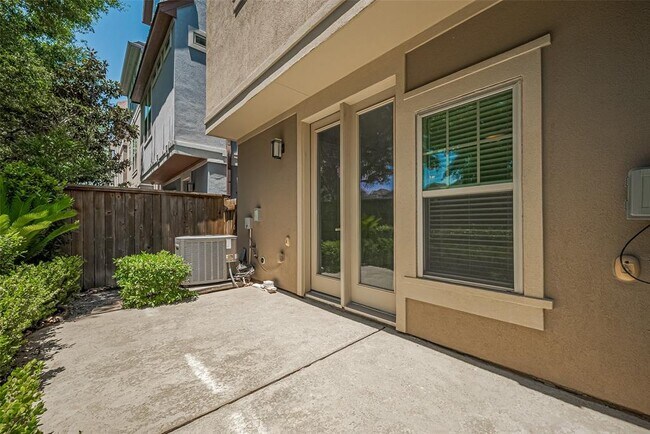 Building Photo - 11007 Acorn Falls Dr