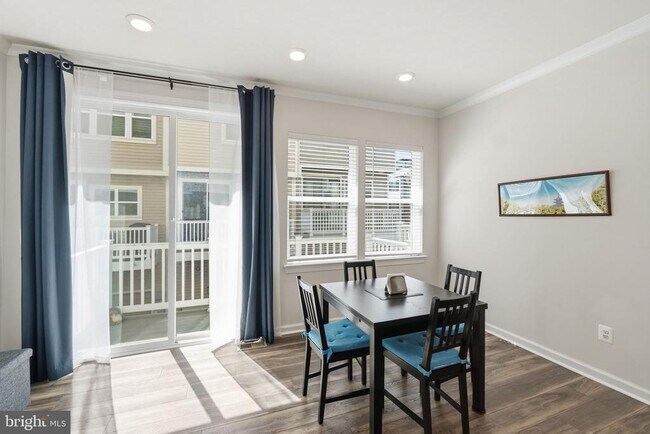 Building Photo - 16122 Columbus Ave