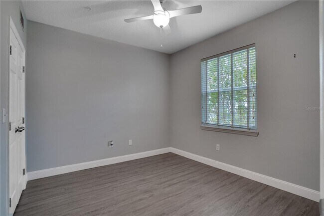 Building Photo - 1810 E Palm Ave