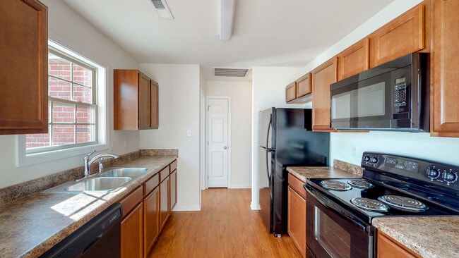 Building Photo - 430 Tittsworth Springs Rd