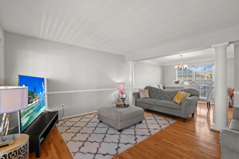 Building Photo - 13810 Mapledale Ave