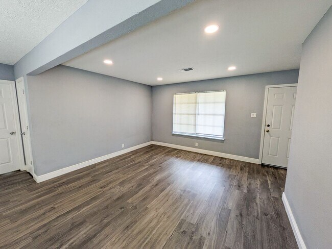 Building Photo - 4404 Raven St
