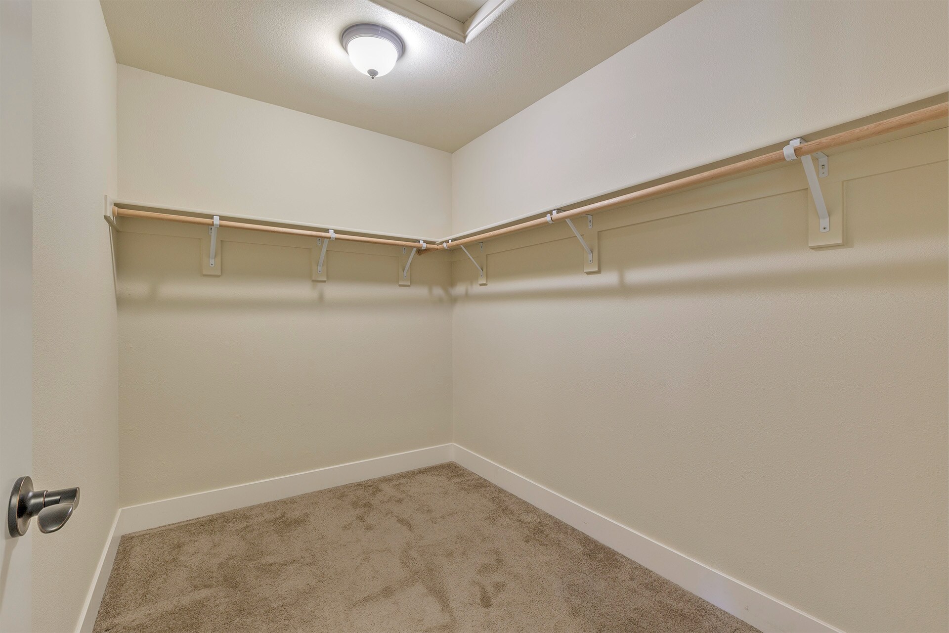 Building Photo - 476 NE 76th Ave