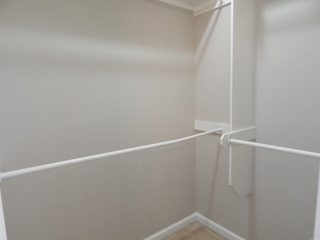 Building Photo - 451 Wisteria Dr