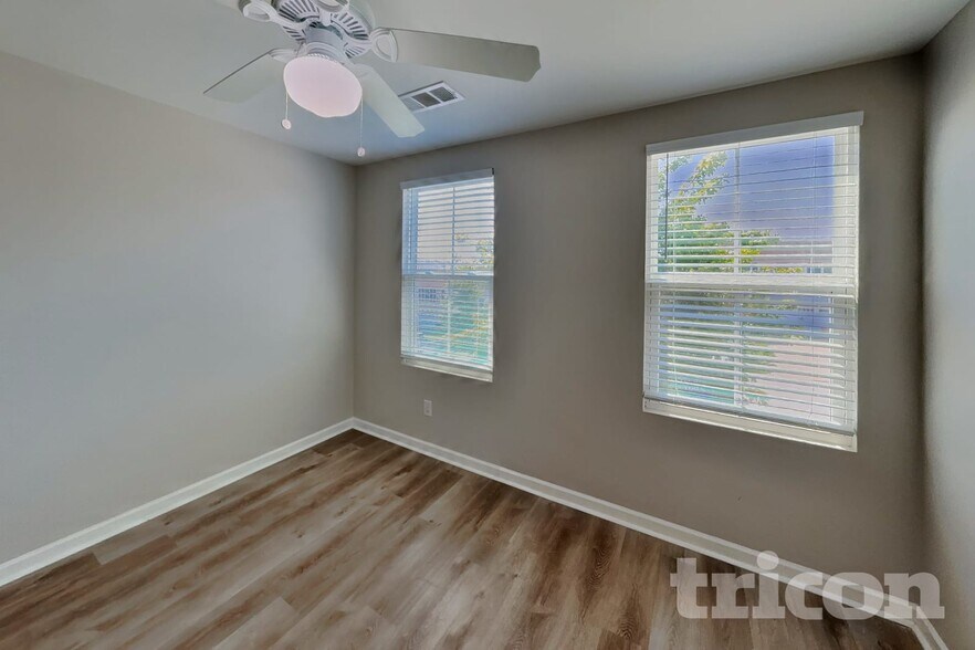 Building Photo - 1845 Belle Arbor Dr