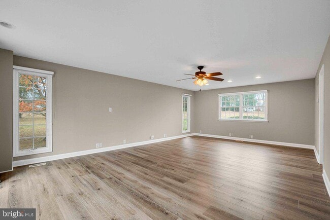 Building Photo - 3839 Blenheim Rd