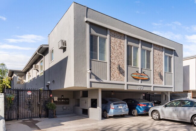 Building Photo - 103 N Hayworth Ave