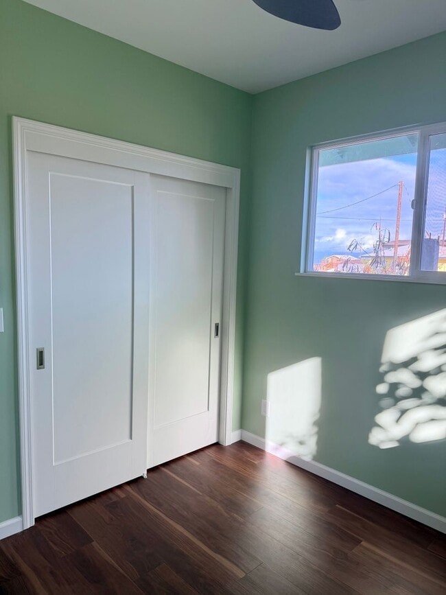 Building Photo - 1276 S Nahale Pl