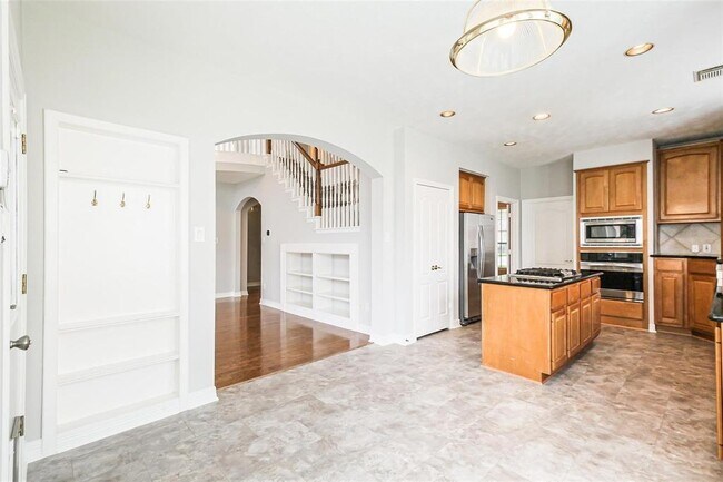 Building Photo - 12207 Salmon Creek