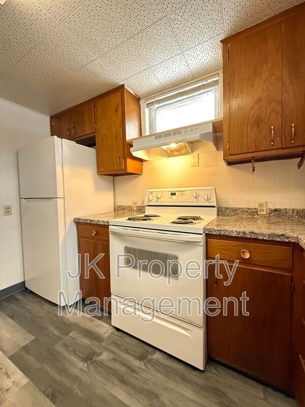 Building Photo - 3810 9th Ave S