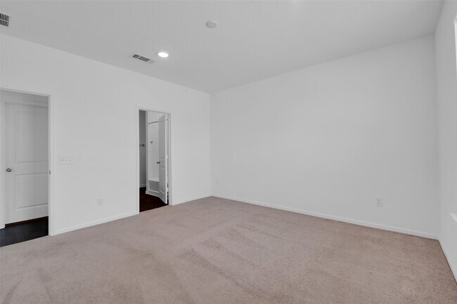 Building Photo - 14403 Cedar Ledge Ln