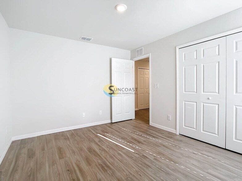 Building Photo - 14832 SW 47th Ct