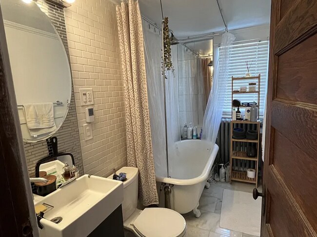 Building Photo - 3332 Grand Ave S