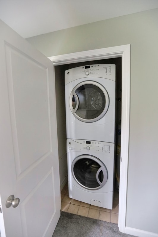 Building Photo - 865 Grand Ave NE