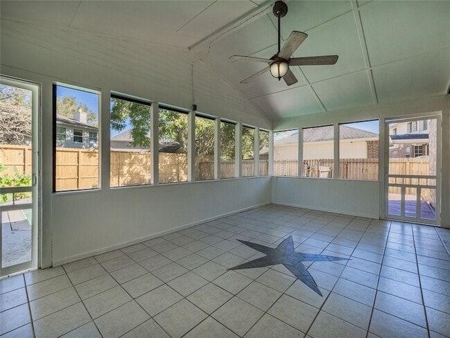 Building Photo - 2722 Carmel Woods Dr