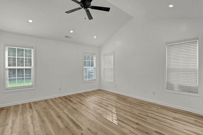 Building Photo - 244 Blue Creek Farms Drive