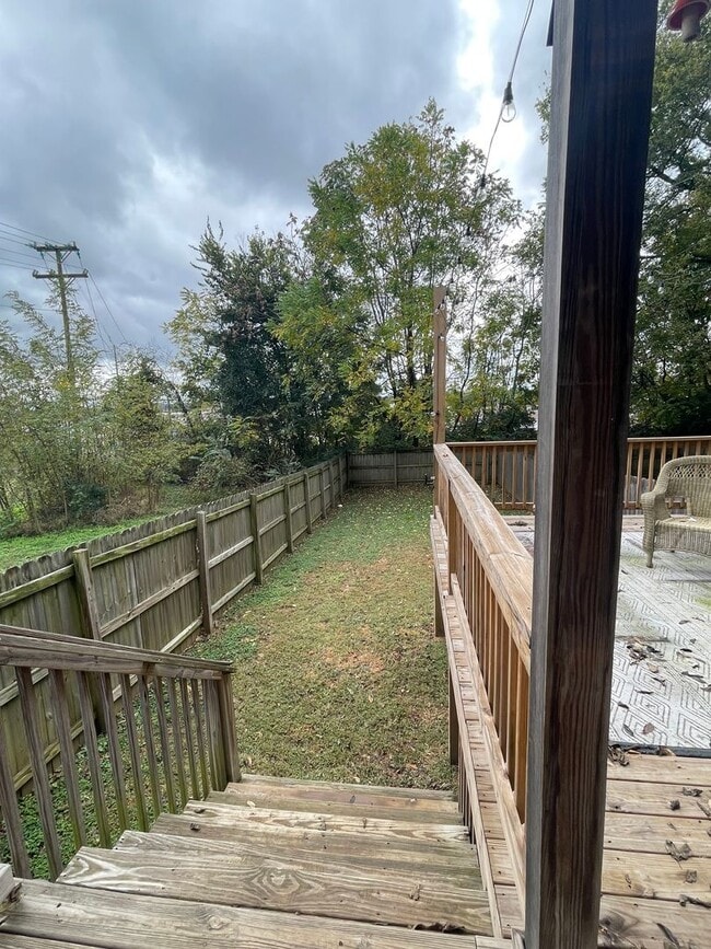 Building Photo - 561A Veritas St