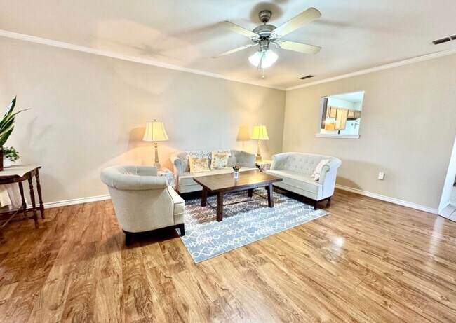 Building Photo - 602 N Bangor Ave