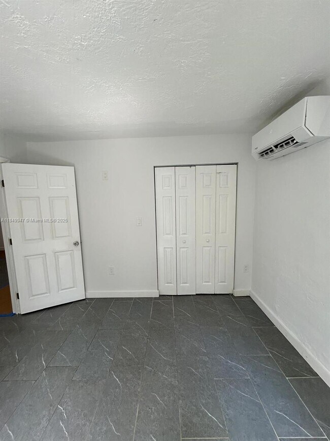 Building Photo - 1810 NW 34th St
