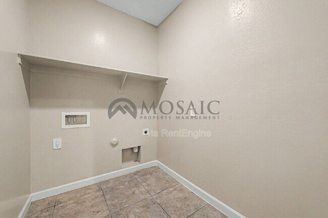 Building Photo - 10617 S 54th Ln