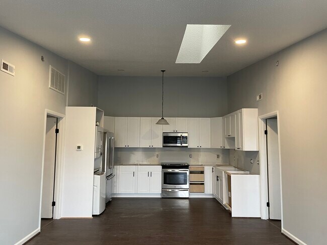 Totally updated unit just waiting for our new granite countertops. - 610 Pylon Ct