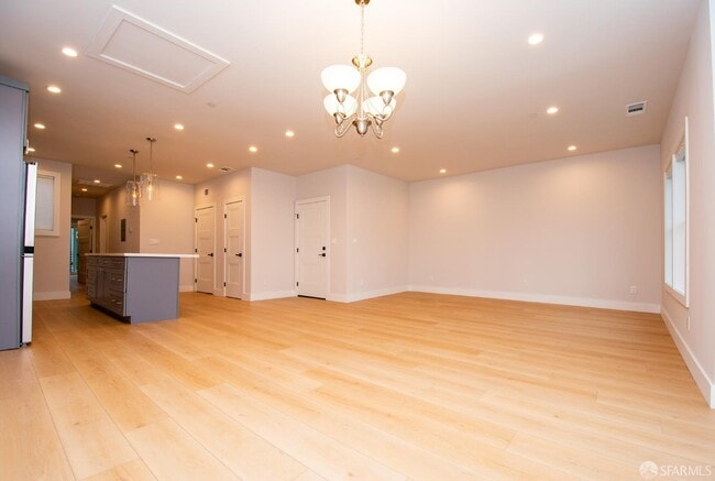Building Photo - 436 20th Ave