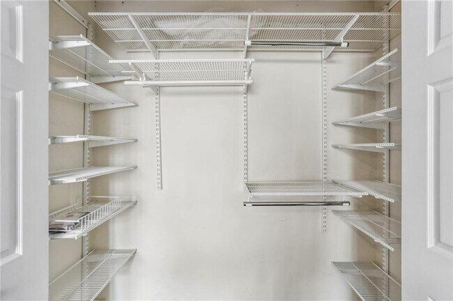 Building Photo - 1988 Wellbourne Dr NE