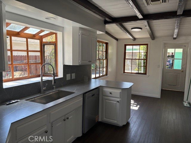 Building Photo - 22354 Burbank Blvd