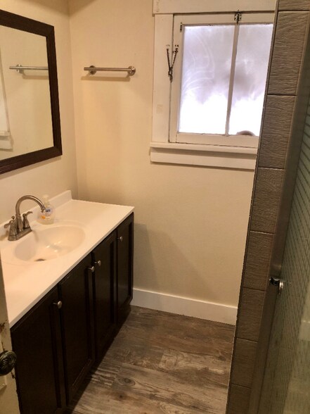 Building Photo - 517 W Myrtle St