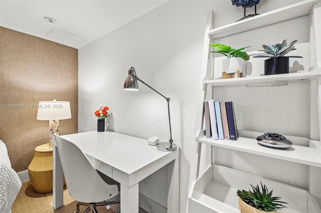 Building Photo - 102 24th St