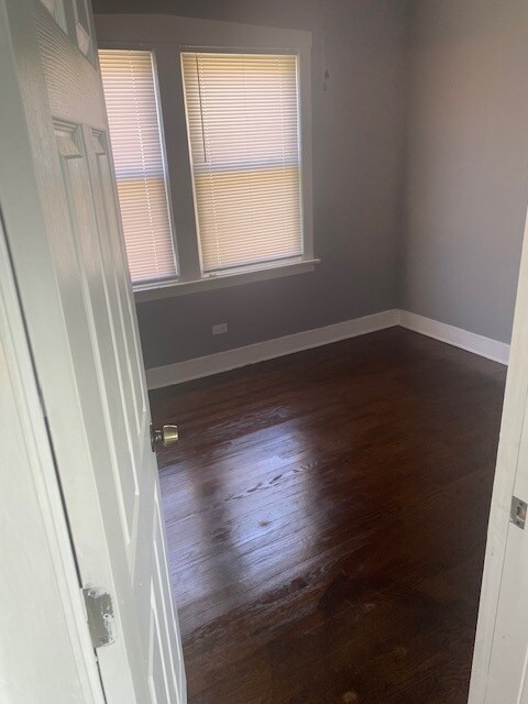 Building Photo - 7940 S Kingston Ave