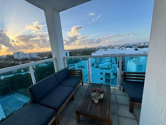 Building Photo - 1723 SW 2nd Ave