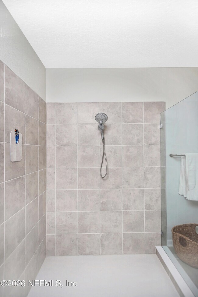 Building Photo - 179 Horsetail Ct