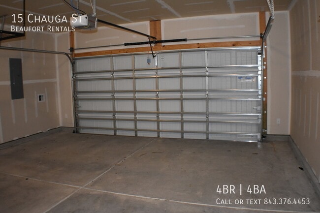 Building Photo - 15 Chauga St