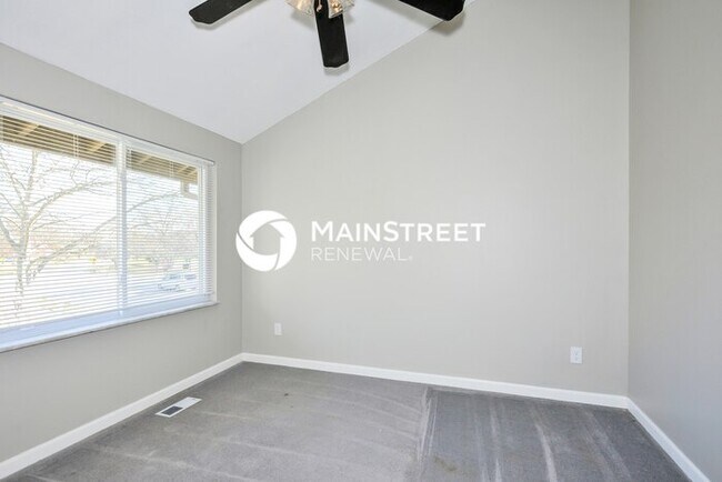 Building Photo - 4 Bedroom Pet-Friendly Home in Ballwin, MO...